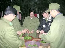Bài 2: Tết “gọn - nhẹ”trên chốt tiền tiêu