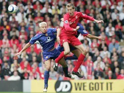 Cuộc đụng độ ở Old Trafford ảnh 1 Cuộc đụng độ ở Old Trafford ảnh 1