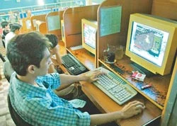 Internet cafe đắt hàng