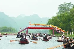 Trẩy hội trong chen lấn ảnh 2 Trẩy hội trong chen lấn ảnh 2