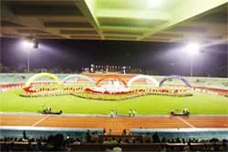 Coi chừng... sập khán đài!