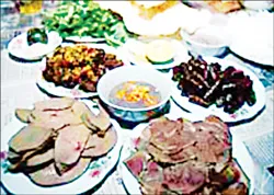 Giữa Sài Gòn tìm chỗ hạ... “cờ tây”