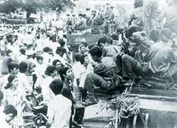 Về Sài Gòn
