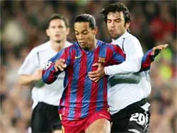John Terry: "Không thể ngăn cản Ronaldinho" ảnh 1 John Terry: "Không thể ngăn cản Ronaldinho" ảnh 1