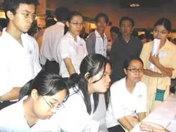 Báo SGGP tổ chức “Tư vấn-Hướng nghiệp 2006” tại quận 7