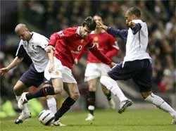 Manchester thắng trận thứ 7 liên tiếp