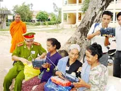 Chăm lo cho đồng bào Khmer ảnh 2 Chăm lo cho đồng bào Khmer ảnh 2