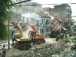 Tháo dỡ không an toàn làm sập nhà, 2 người thiệt mạng