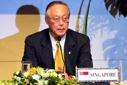 Thủ tướng Goh Chok Tong chuyển giao chức vụ cho Phó Thủ tướng Lý Hiển Long