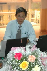 Hàng trăm bạn đọc gởi câu hỏi đến GS-TSKH Bành Tiến Long và TS Nguyễn Đức Nghĩa ảnh 2 Hàng trăm bạn đọc gởi câu hỏi đến GS-TSKH Bành Tiến Long và TS Nguyễn Đức Nghĩa ảnh 2
