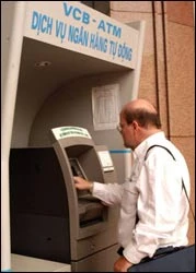 Hệ thống máy rút tiền tự động ATM của Vietcombank bị tê liệt