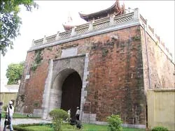 Thành Cổ Hà Nội hiện thực và bí ẩn