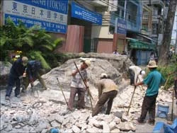 Khai quật ngôi mộ cổ ở đường Nguyễn Tri Phương