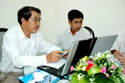 Phó Cục trưởng Cục Thuế TPHCM Nguyễn Trọng Hạnh giao lưu cùng bạn đọc ảnh 3