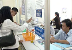 Phó Cục trưởng Cục Thuế TPHCM Nguyễn Trọng Hạnh giao lưu cùng bạn đọc ảnh 6