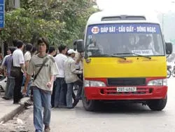 Nhọc nhằn xe buýt tư nhân