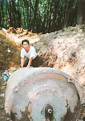 Phát hiện và tháo an toàn quả bom 5,5 tấn