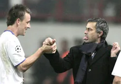 Chelsea chiếm ưu thế