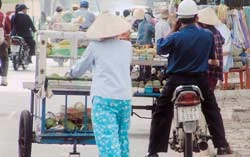 Hàng rong ngập đường ảnh 2 Hàng rong ngập đường ảnh 2