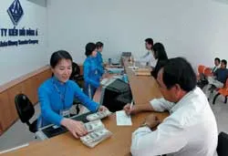 Sôi động thị trường kiều hối cuối năm