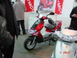 Kinh doanh xe gắn máy tại thị trường Việt Nam