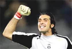 Đội hình tiêu biểu của bóng đá thế giới năm 2004