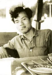 Nụ cười chiến thắng trong thơ Trần Quang Long