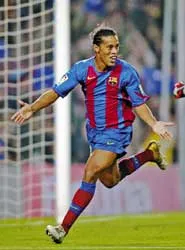 3 ngôi sao sáng nhất trên bầu trời bóng đá 2004 ảnh 2