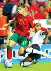 5 cầu thủ “kiểu Beckham” ảnh 5