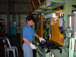 Chính phủ Malaysia bắt đầu chiến dịch truy quét lao động nước ngoài cư trú bất hợp  pháp ảnh 2