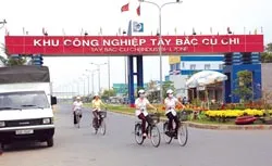 Hoa trên “đất thép”