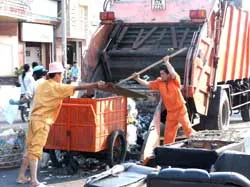 Bắt đầu “chiến dịch” làm sạch, đẹp thành phố