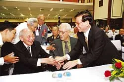 Mít tinh trọng thể kỷ niệm 75 năm Ngày thành lập Đảng CSVN