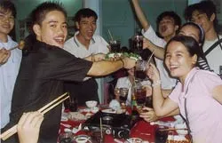Mang hương xuân đến trẻ em bất hạnh