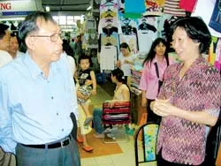 Lãnh đạo “đi chợ” để biết nhịp đập của thị trường ảnh 2 Lãnh đạo “đi chợ” để biết nhịp đập của thị trường ảnh 2