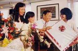 “Lửa thiêng” không tắt ảnh 2 “Lửa thiêng” không tắt ảnh 2