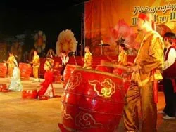 Người say tiếng trống làng ảnh 2 Người say tiếng trống làng ảnh 2