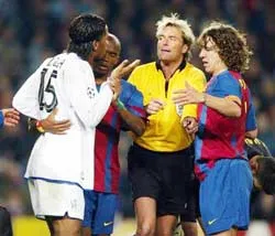 Rijkaard:“Chelsea không đáng bị loại khỏi giải"