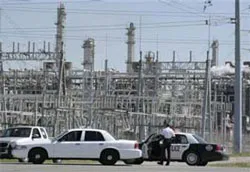 Nổ lớn tại nhà máy lọc dầu Texas