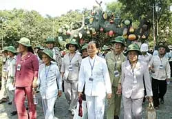 Cuộc hội ngộ 30 năm của “Đội quân tóc dài” ảnh 2 Cuộc hội ngộ 30 năm của “Đội quân tóc dài” ảnh 2