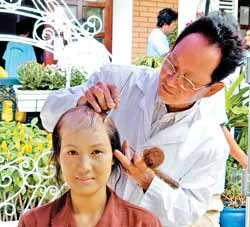 Nghệ thuật hóa trang đang dần… mai một ảnh 2 Nghệ thuật hóa trang đang dần… mai một ảnh 2
