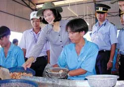 Đoạn kết có hậu trong cuộc chiến giành lại từng con người ảnh 2 Đoạn kết có hậu trong cuộc chiến giành lại từng con người ảnh 2