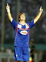 Kesley Alves chân sút xô ngã mọi kỷ lục của V-League ? ảnh 1 Kesley Alves chân sút xô ngã mọi kỷ lục của V-League ? ảnh 1