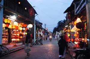 Trăm năm thơ đất Quảng