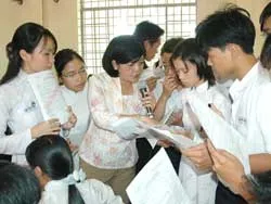 Nhận 17.000 bộ hồ sơ tuyển sinh trung học chuyên nghiệp