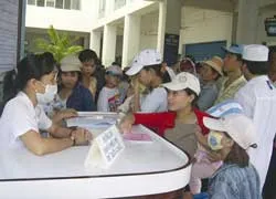 Vượt tuyến và chấp nhận… dịch vụ