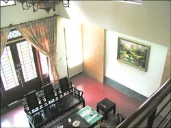 Khách – chủ trong phòng khách ảnh 4 Khách – chủ trong phòng khách ảnh 4