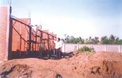 Tự xây chợ cho dân mua bán