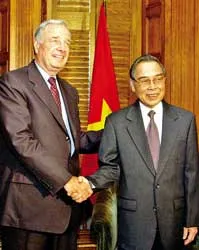 Thủ tướng Phan Văn Khải hội đàm với Thủ tướng Canada Paul Martin ảnh 2 Thủ tướng Phan Văn Khải hội đàm với Thủ tướng Canada Paul Martin ảnh 2