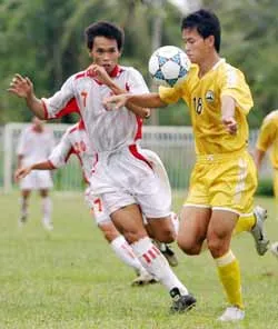 Lượt 4 giải bóng đá hạng nhì quốc gia năm 2005 (bảng B, ngày 6-7) ảnh 2 Lượt 4 giải bóng đá hạng nhì quốc gia năm 2005 (bảng B, ngày 6-7) ảnh 2